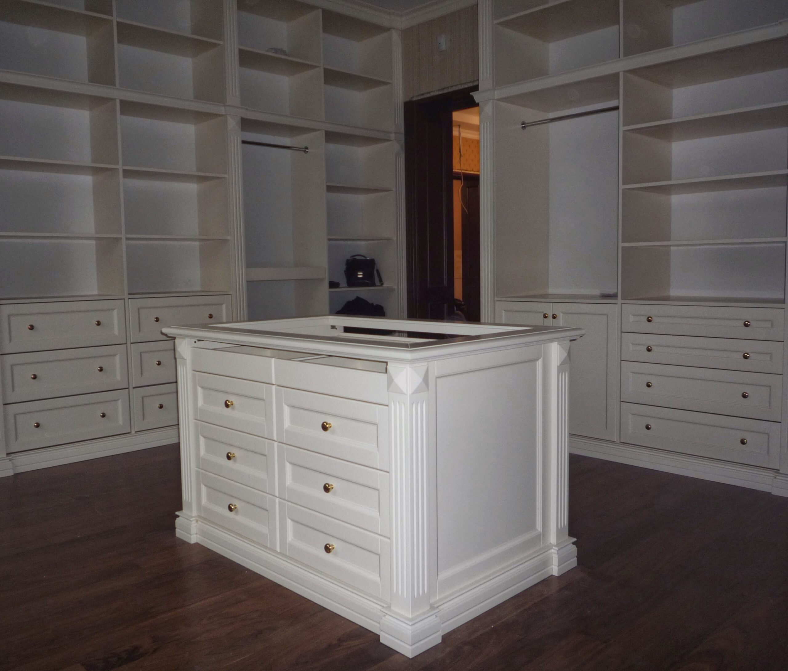 Гардеробна 02