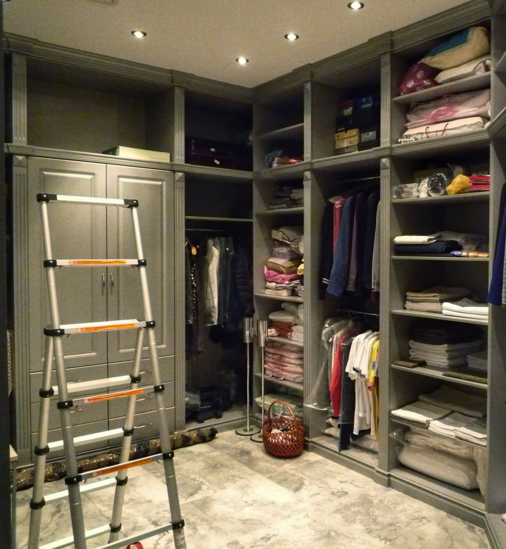 Гардеробна 03